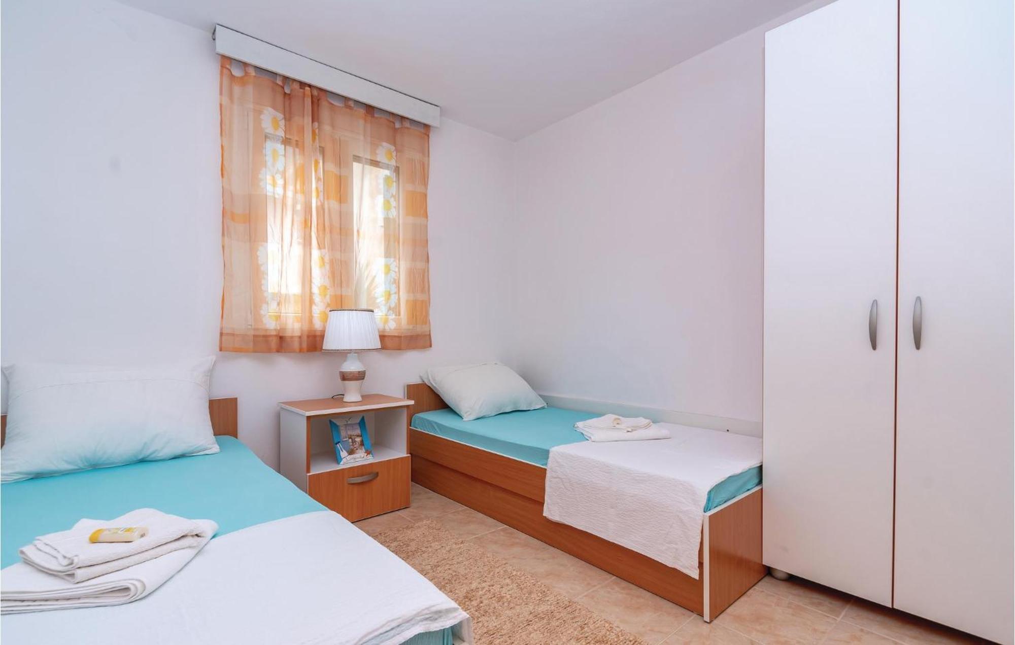 Lovely Apartment In Osobljava With Wifi Osobjava Exterior foto